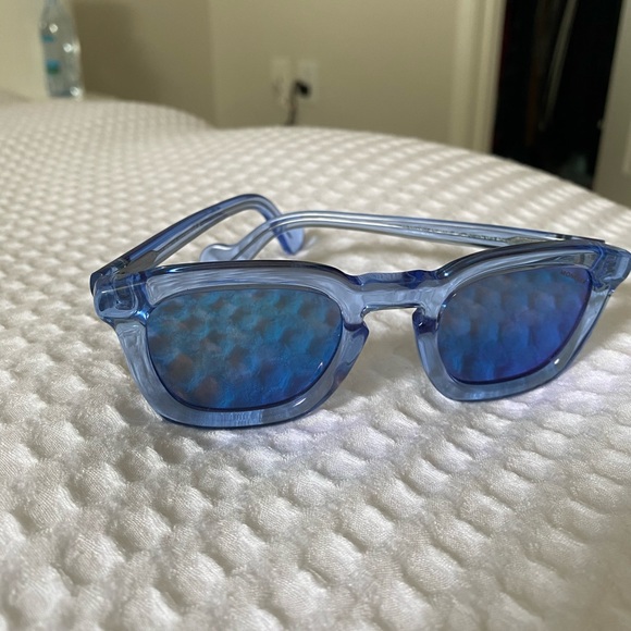 Moncler sunglasses - Picture 1 of 5